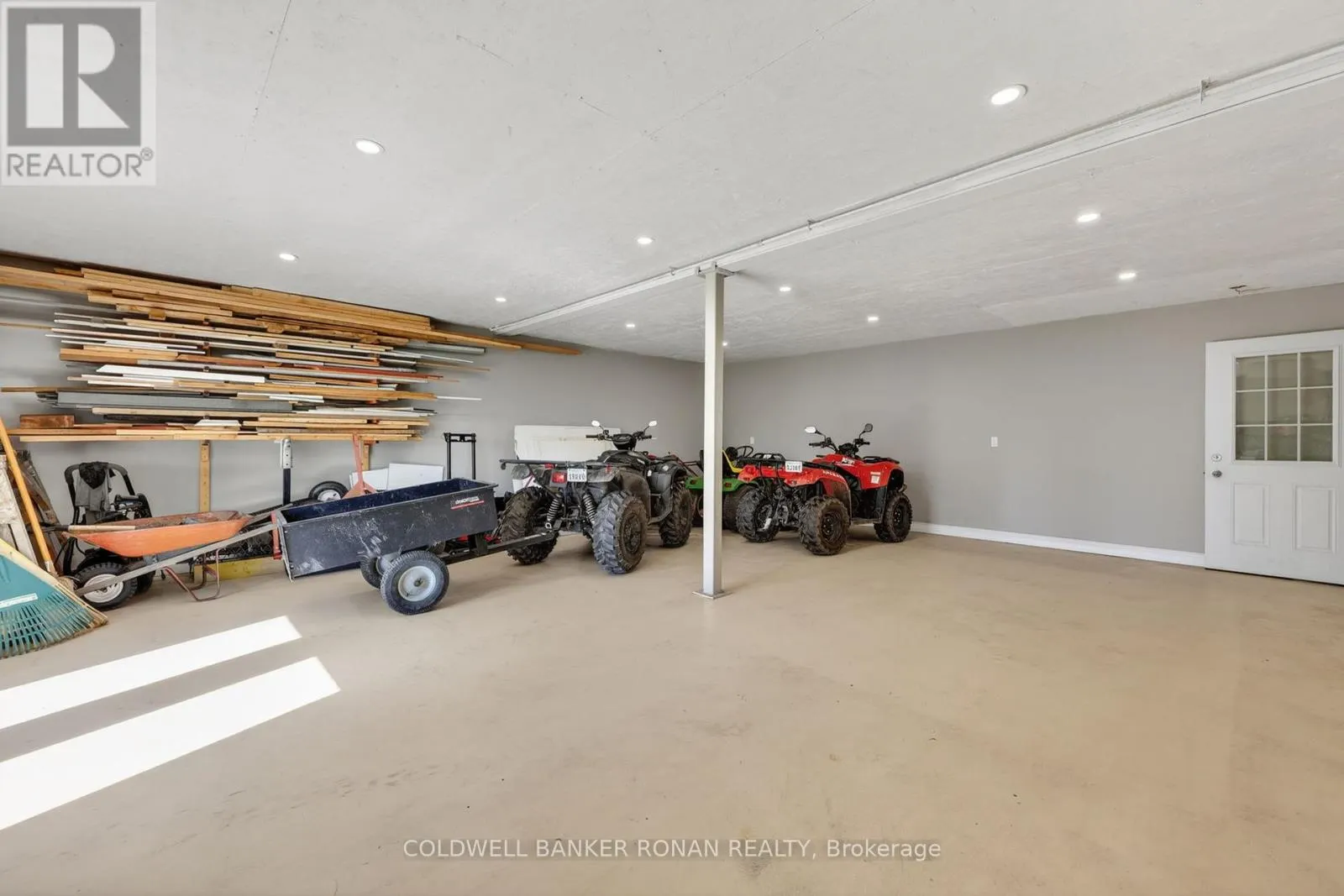 3 LAELA CRESCENT