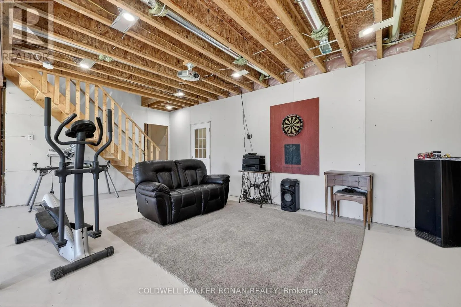 3 LAELA CRESCENT