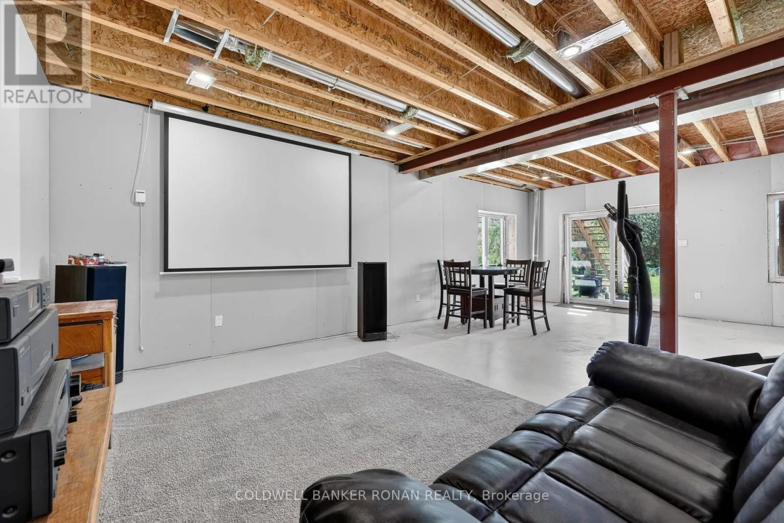 3 LAELA CRESCENT