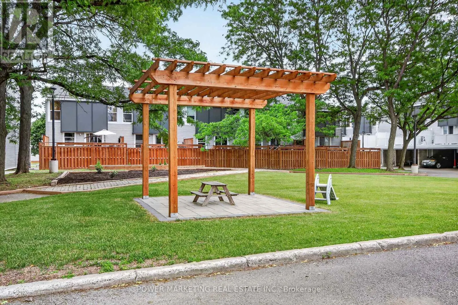 95 - 3415 UPLANDS DRIVE