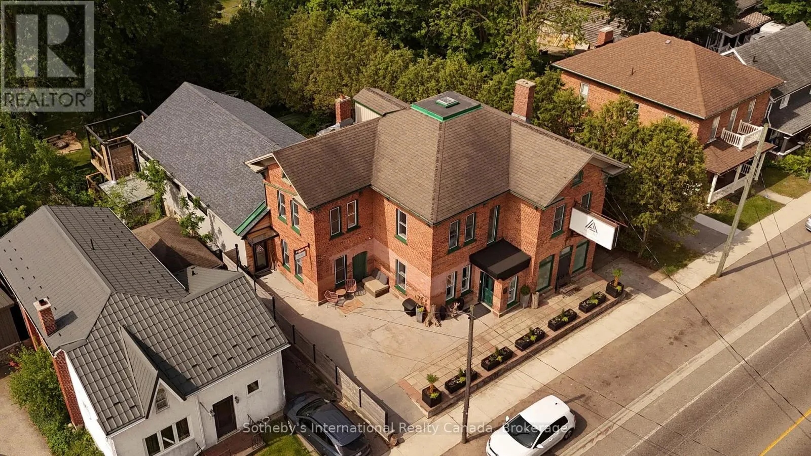 1883 SAWMILL ROAD
