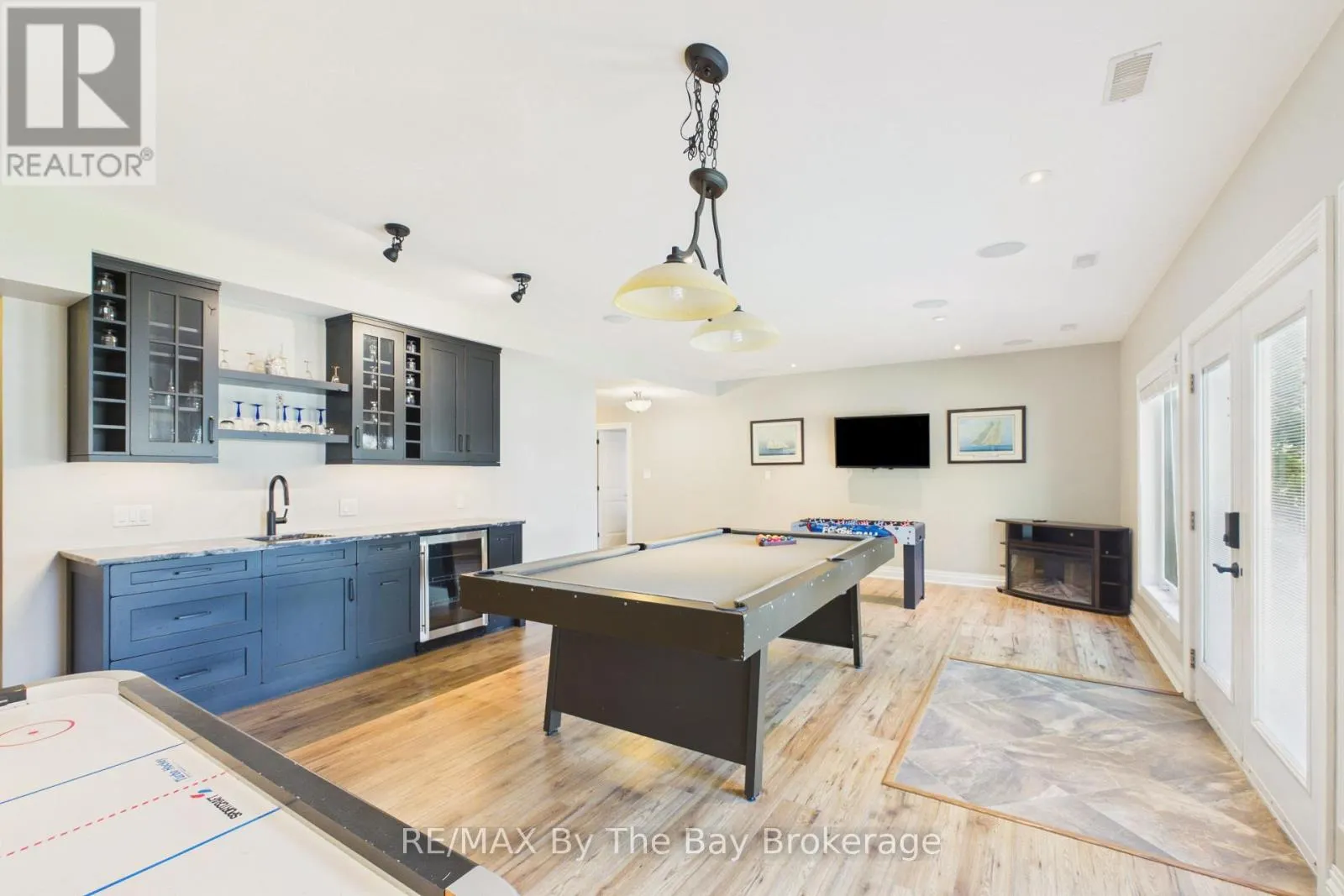 61 MCKELLAR LAKE ROAD