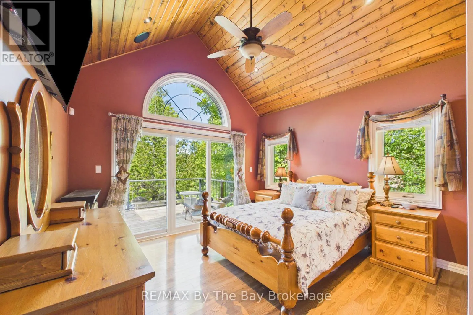 61 MCKELLAR LAKE ROAD