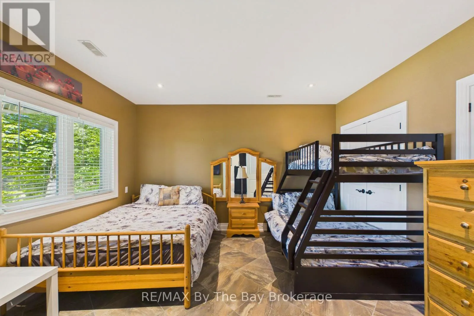 61 MCKELLAR LAKE ROAD