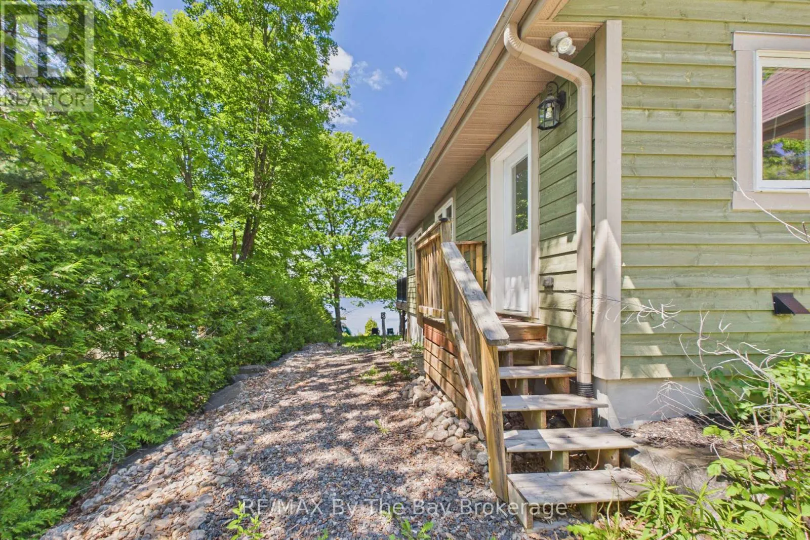 61 MCKELLAR LAKE ROAD