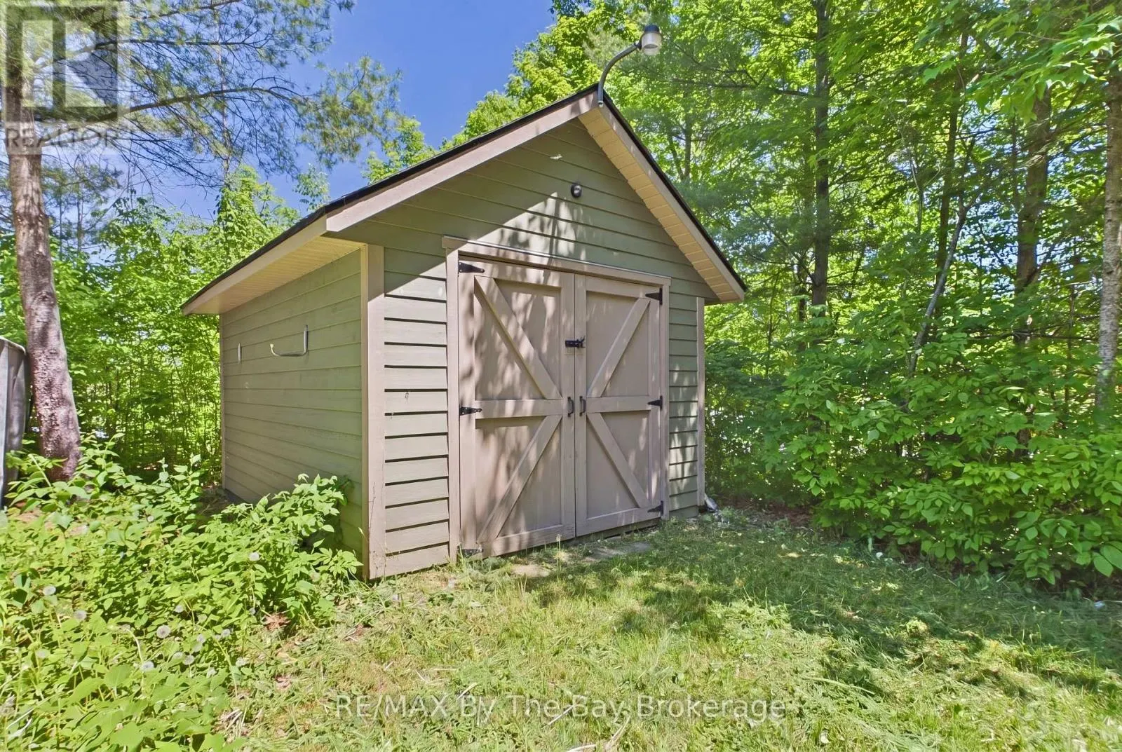 61 MCKELLAR LAKE ROAD