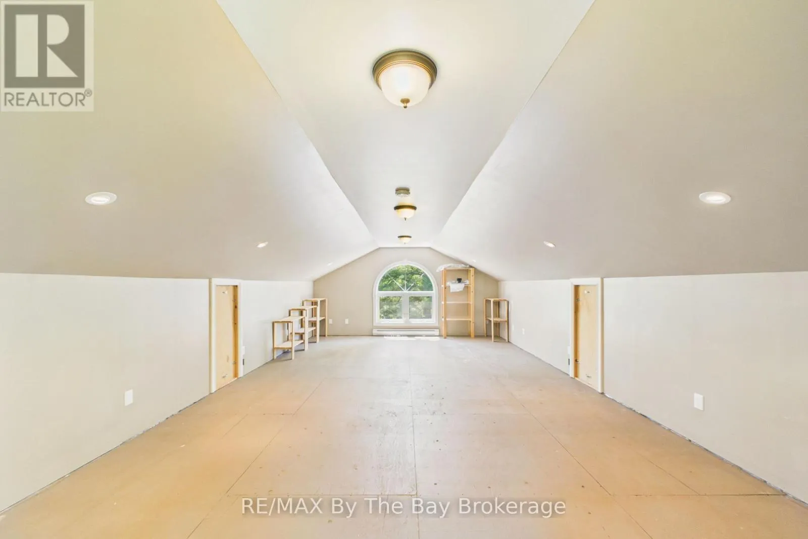61 MCKELLAR LAKE ROAD