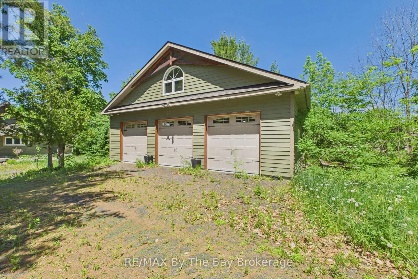 61 MCKELLAR LAKE ROAD