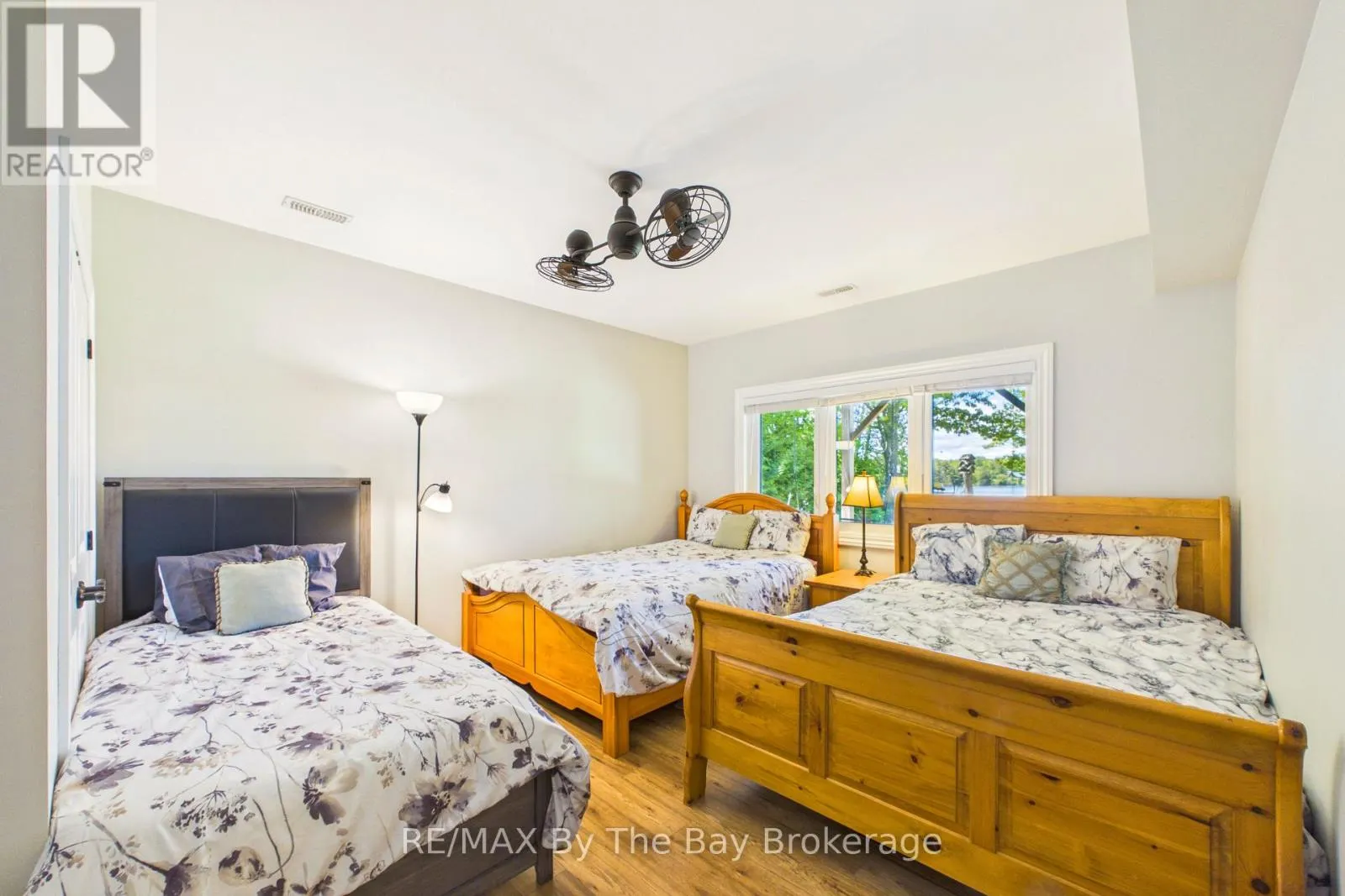 61 MCKELLAR LAKE ROAD