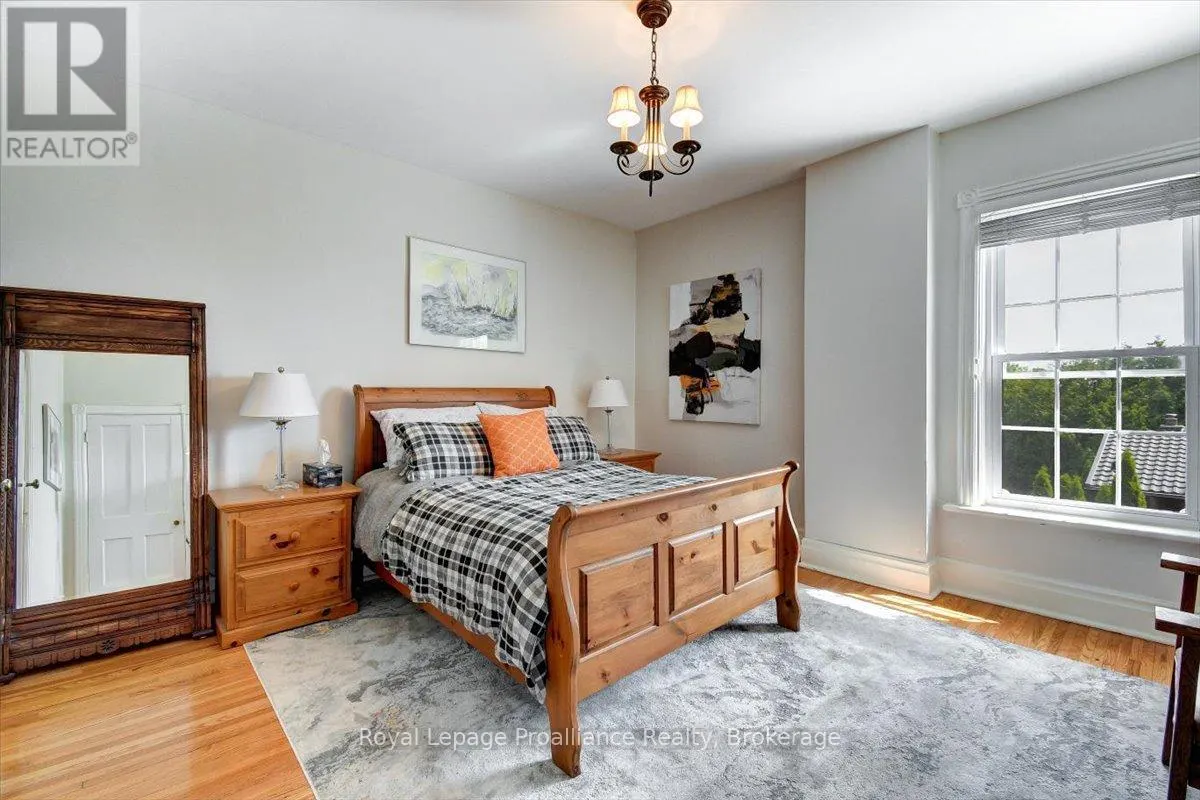 94 DORSET STREET W