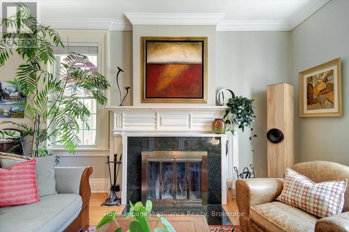 94 DORSET STREET W