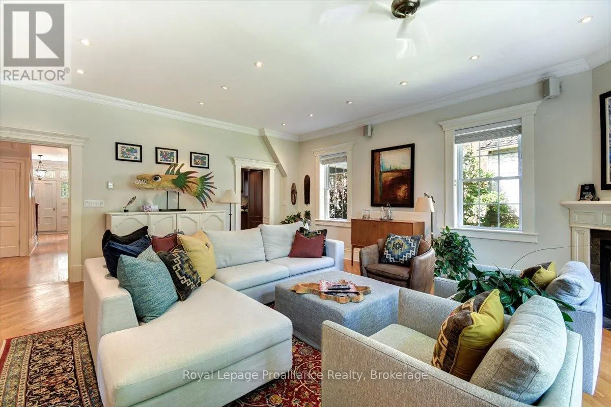 94 DORSET STREET W