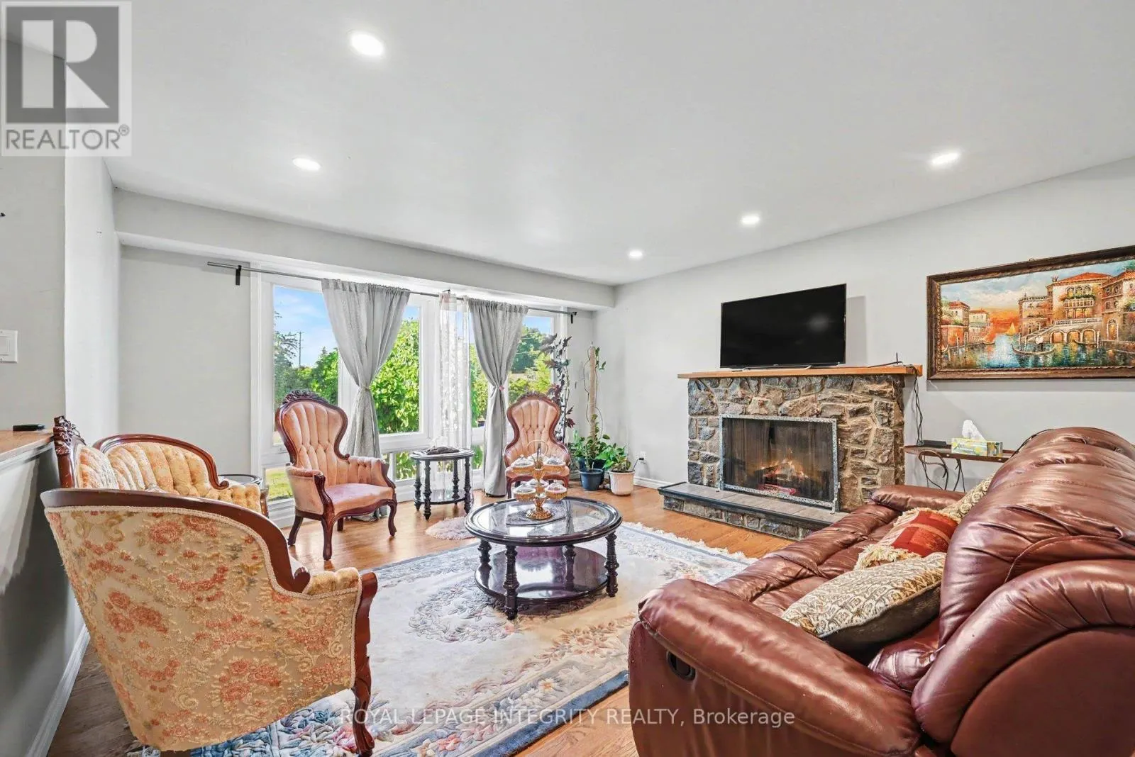 104 VIEWMOUNT DRIVE