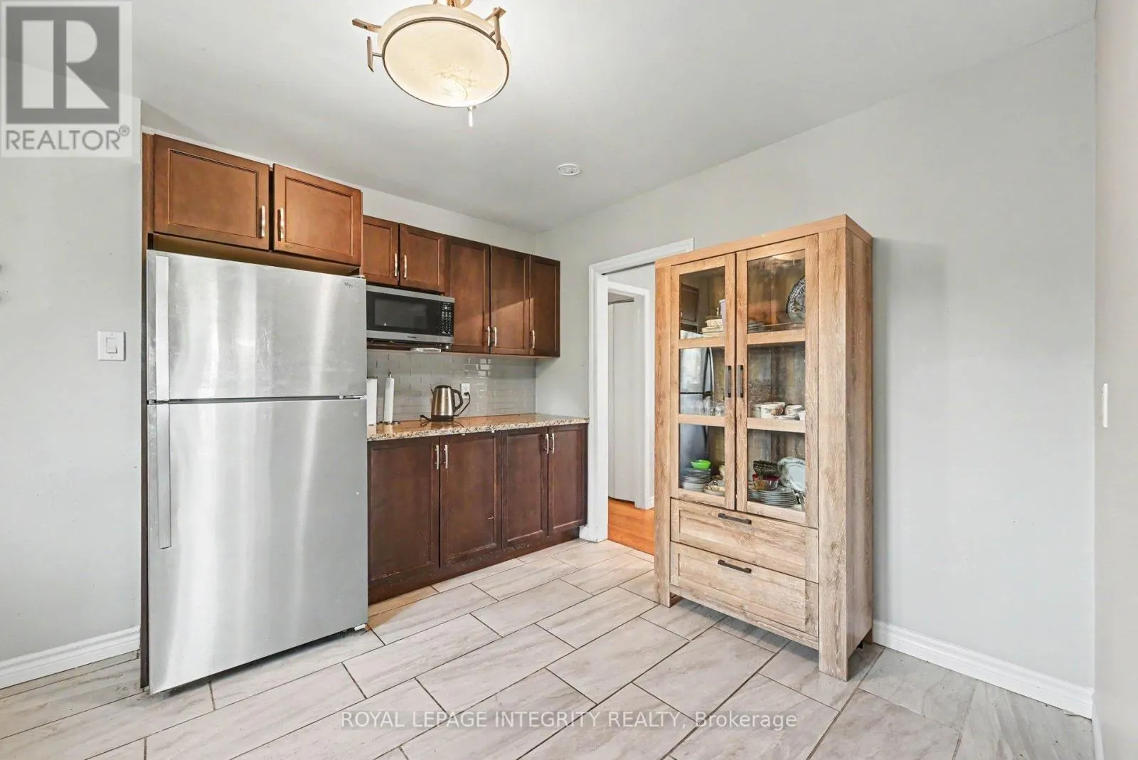 104 VIEWMOUNT DRIVE