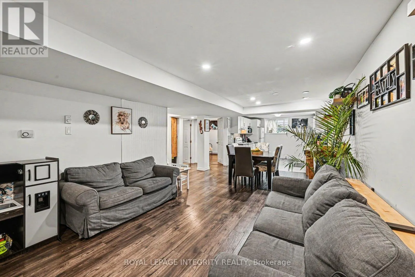 104 VIEWMOUNT DRIVE