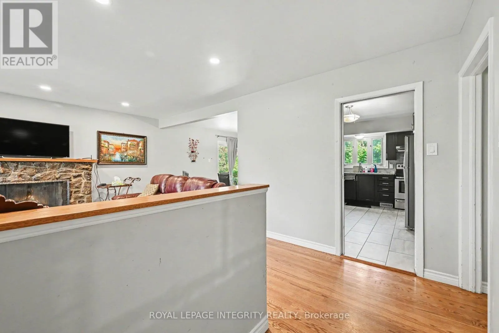 104 VIEWMOUNT DRIVE