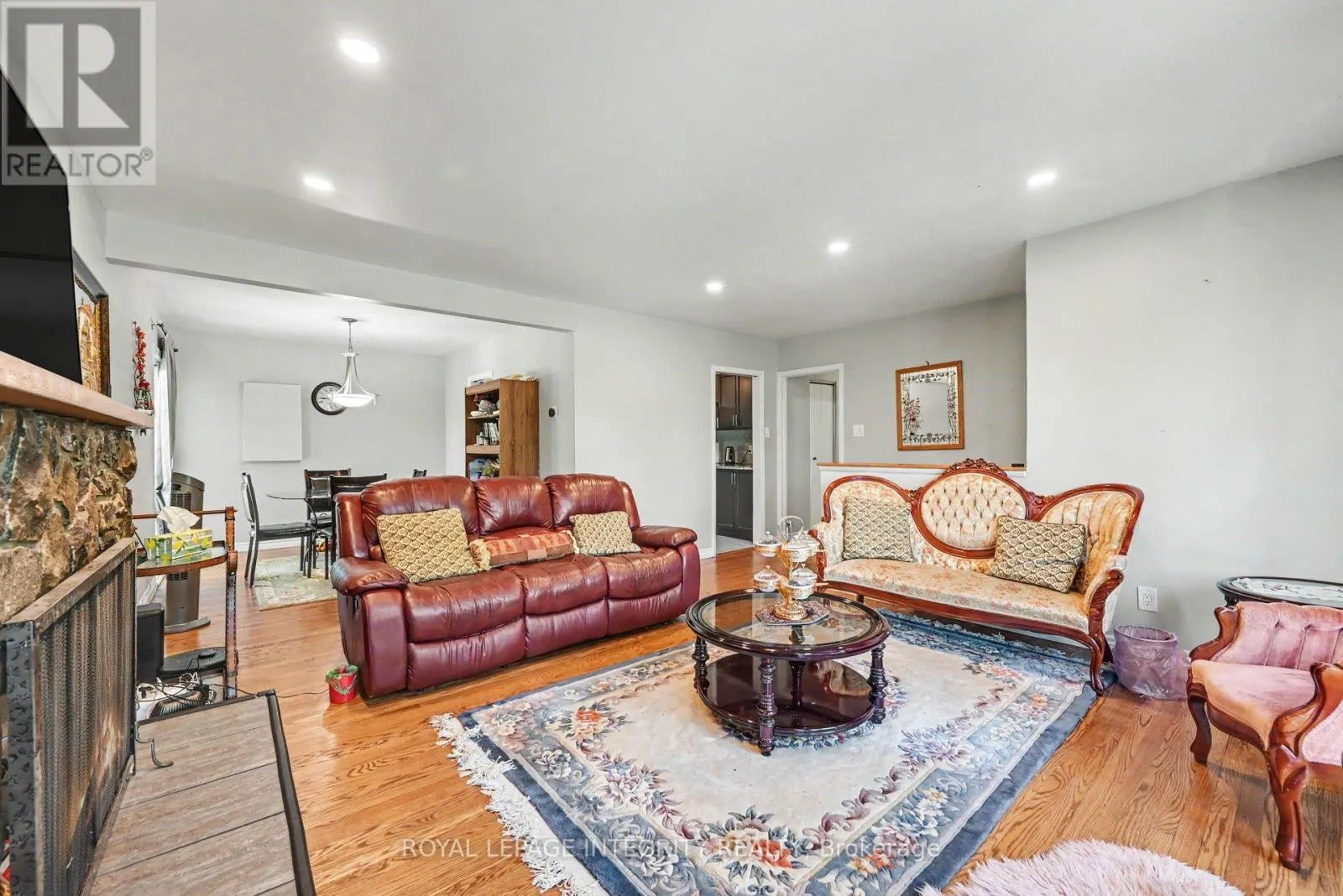 104 VIEWMOUNT DRIVE