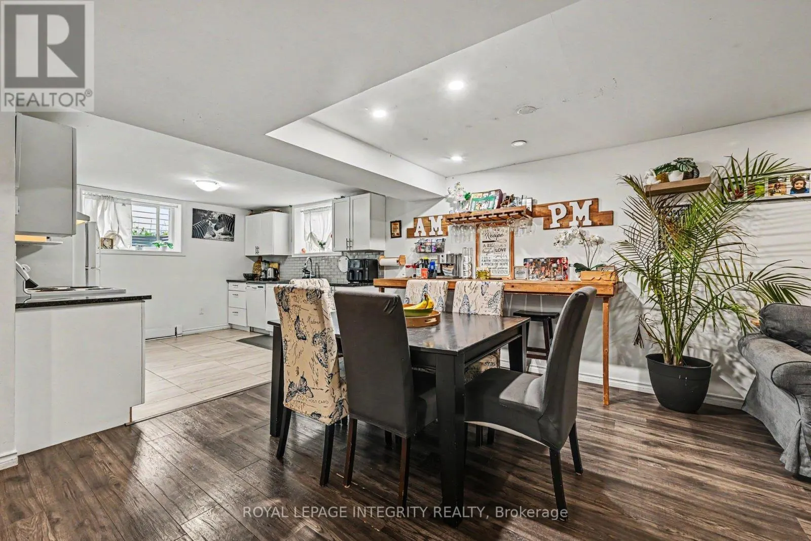 104 VIEWMOUNT DRIVE