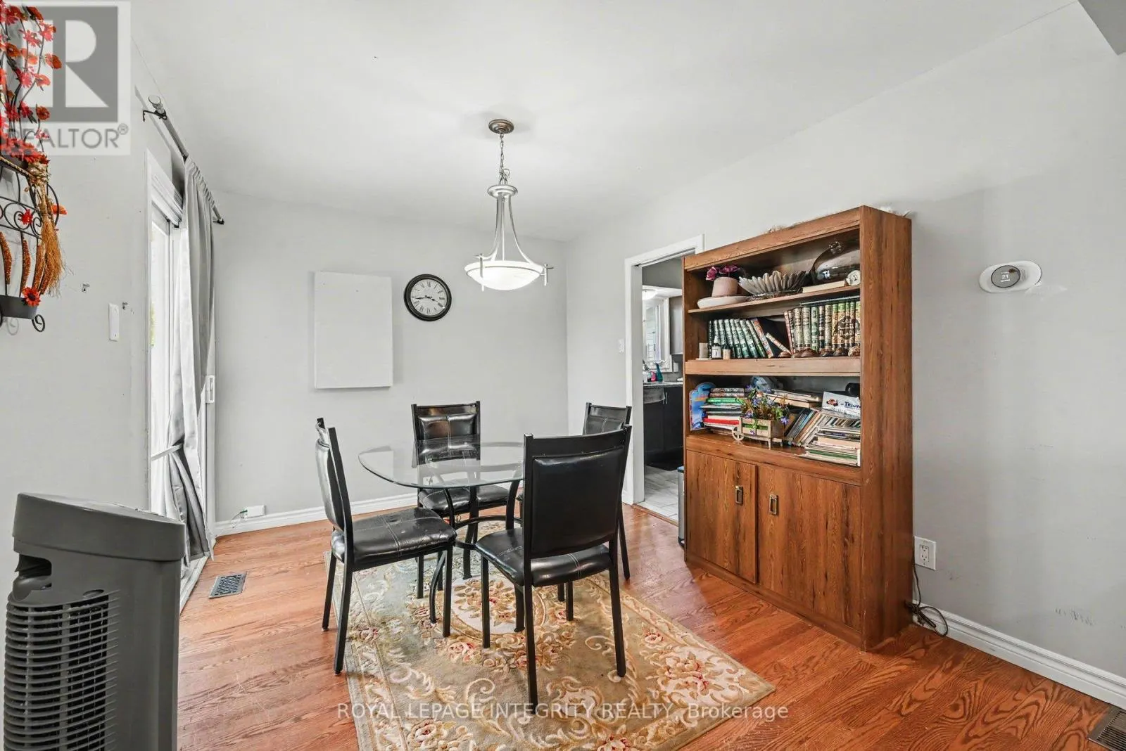104 VIEWMOUNT DRIVE