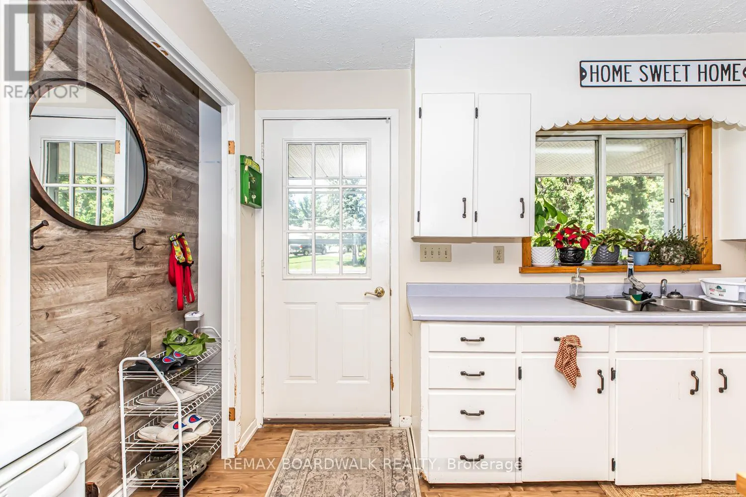 303-307 DONALD B MUNRO DRIVE