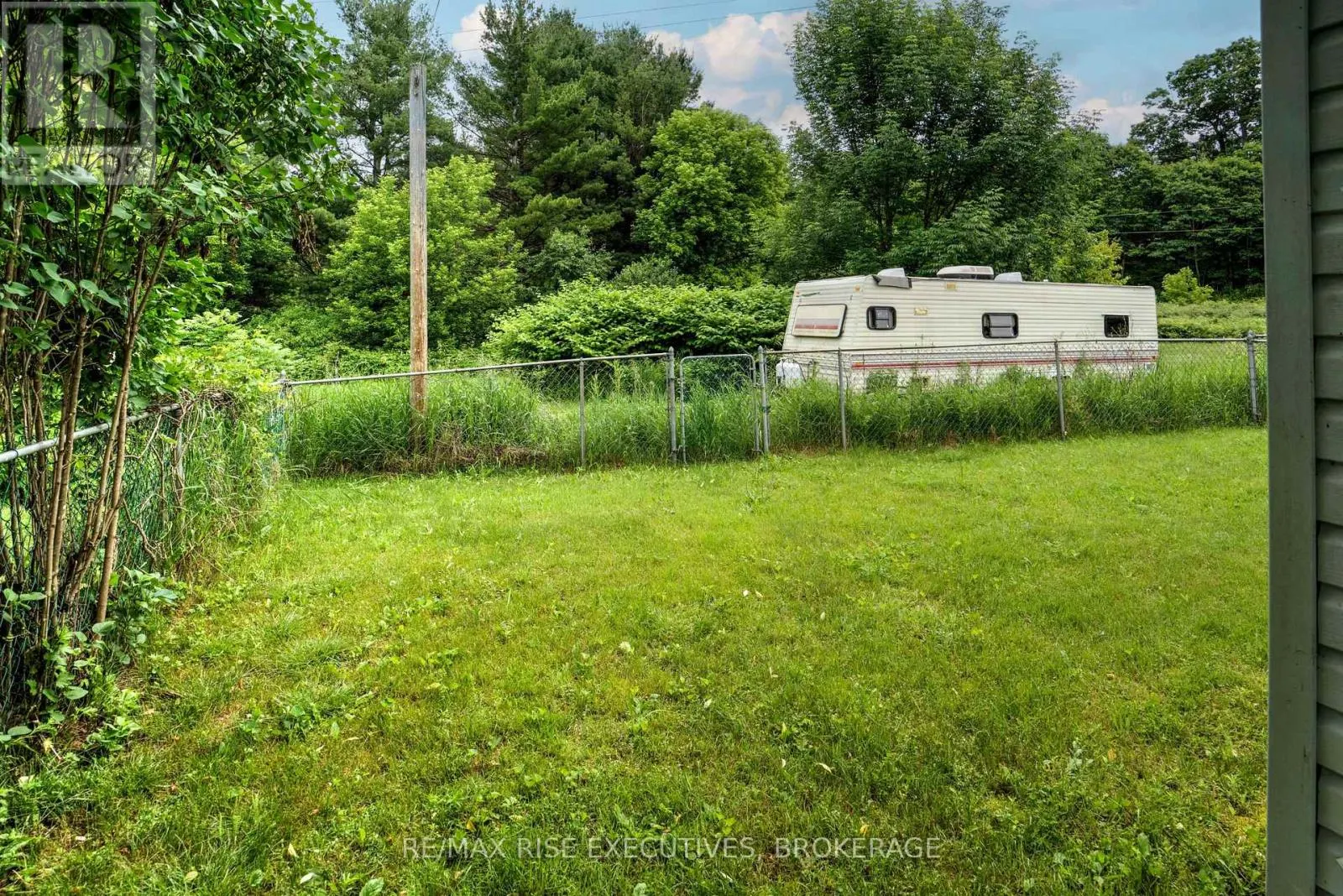 27 - 104 ELLISVILLE ROAD #27