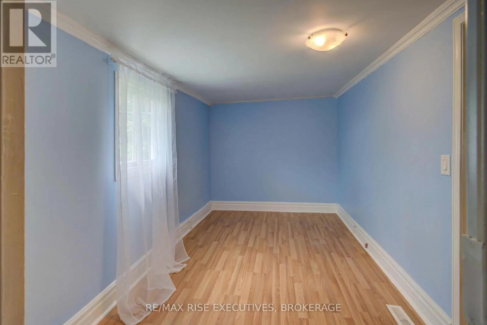 27 - 104 ELLISVILLE ROAD #27