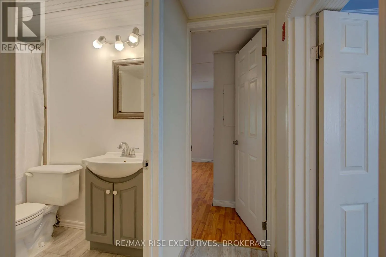 27 - 104 ELLISVILLE ROAD #27