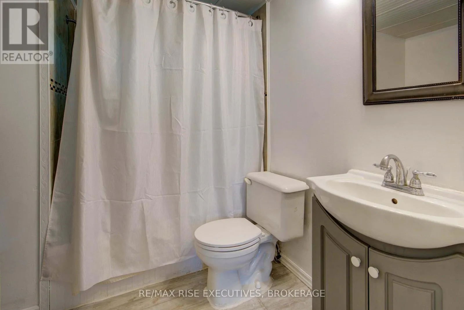 27 - 104 ELLISVILLE ROAD #27