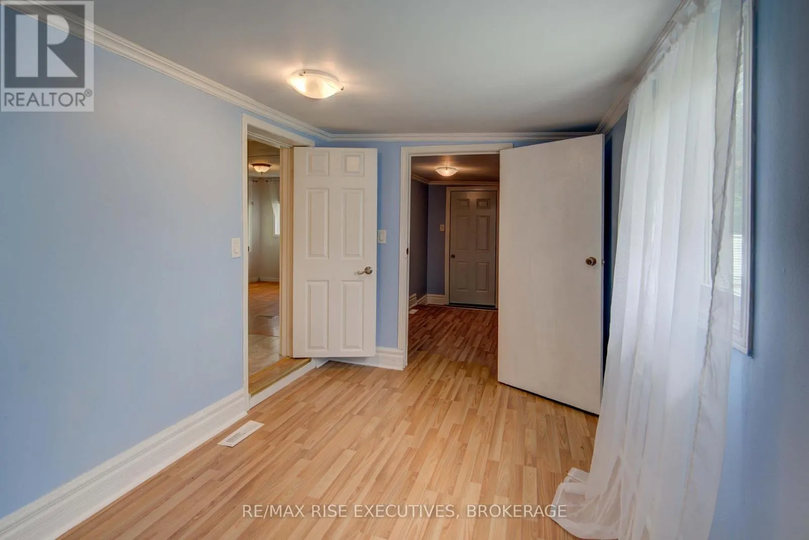 27 - 104 ELLISVILLE ROAD #27