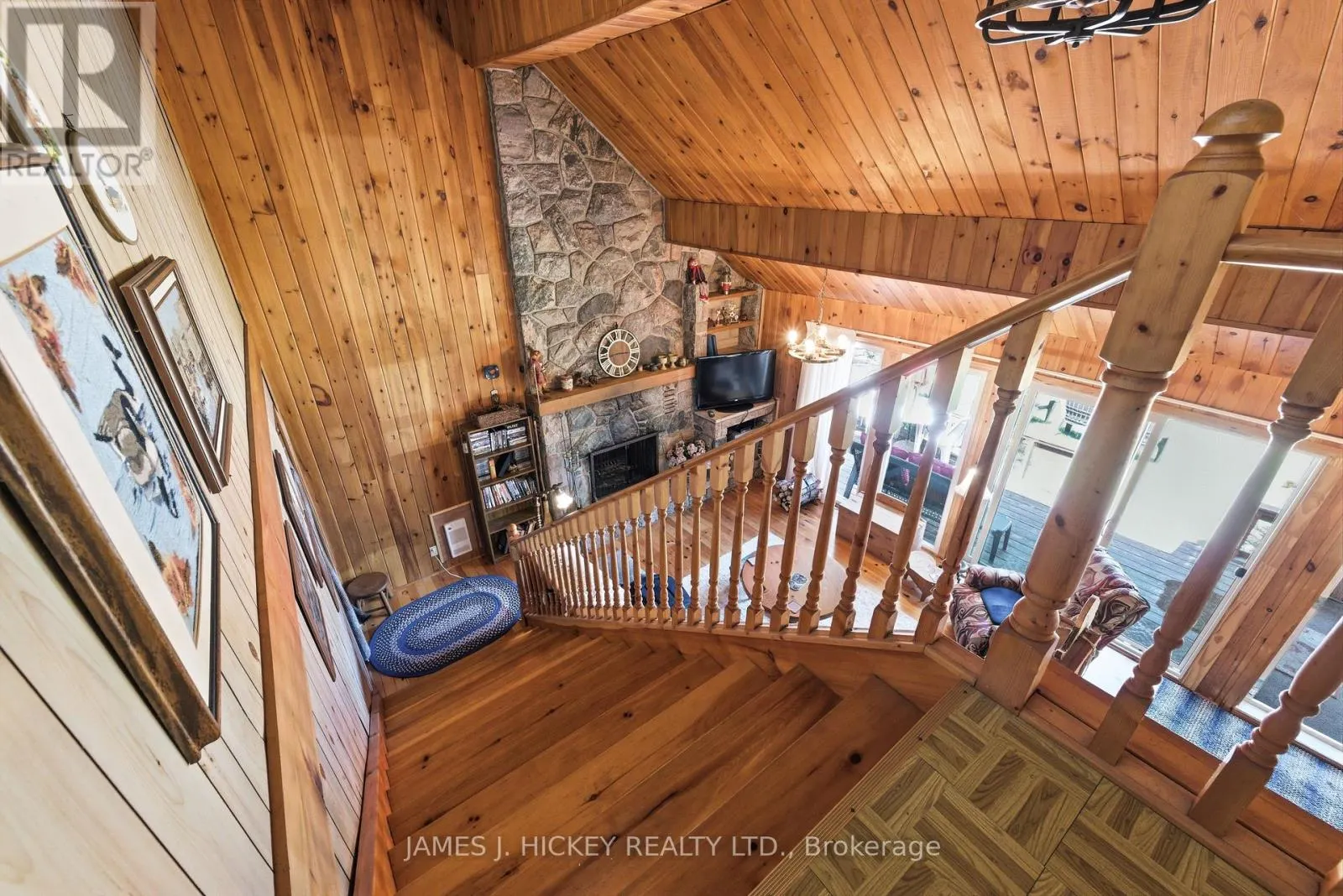 31 BEAVERBROOK LANE