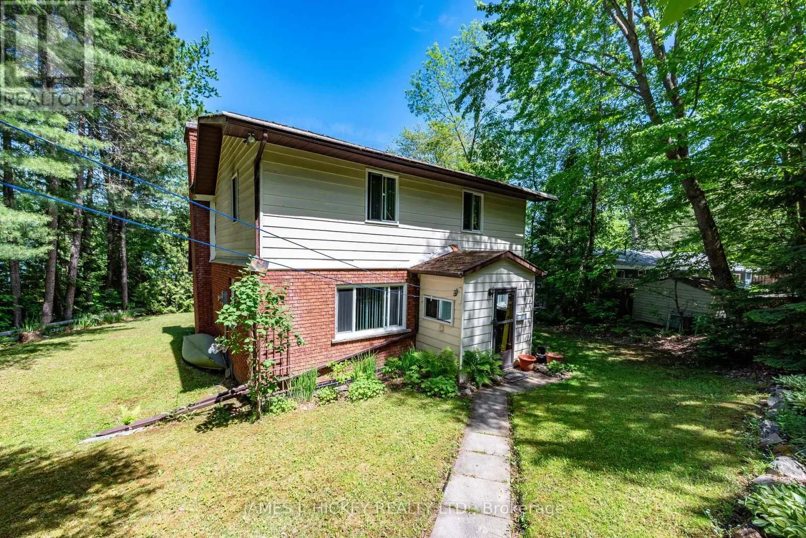 31 BEAVERBROOK LANE