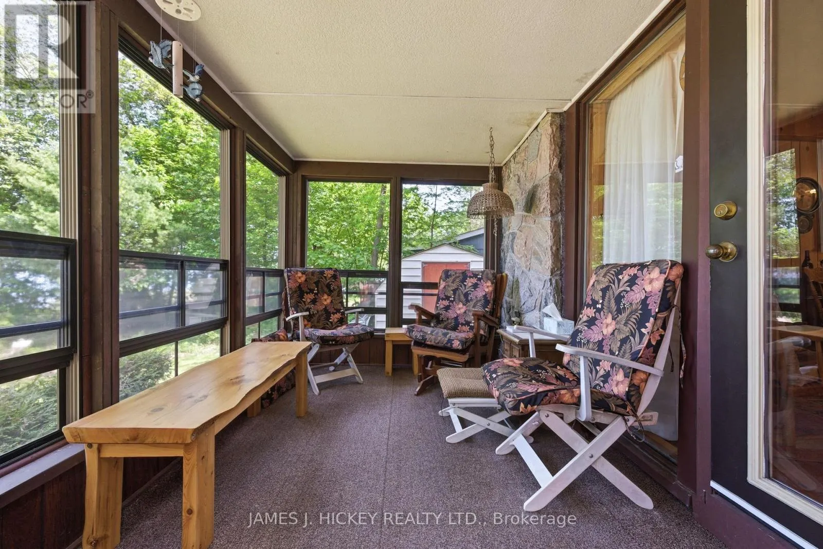 31 BEAVERBROOK LANE