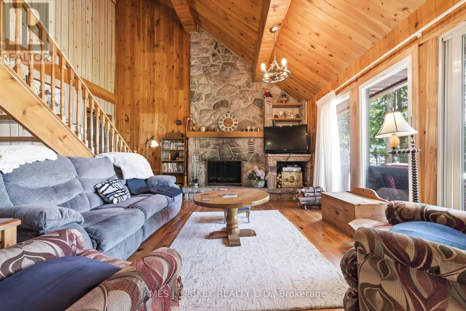 31 BEAVERBROOK LANE