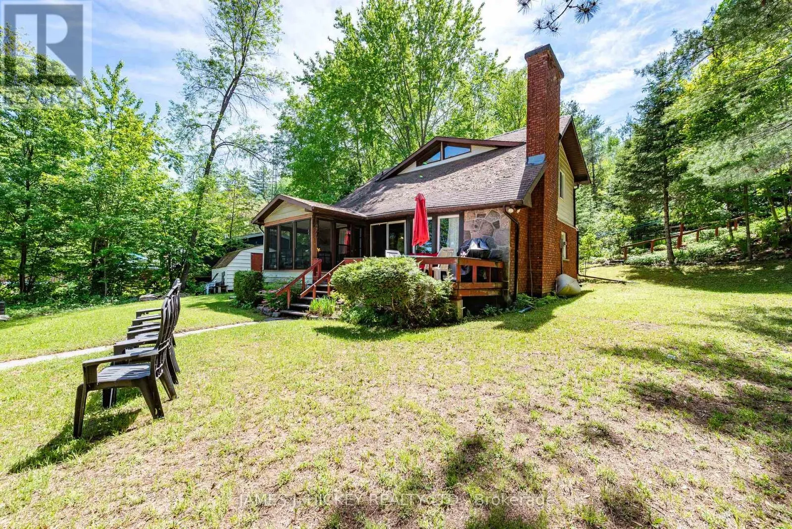 31 BEAVERBROOK LANE