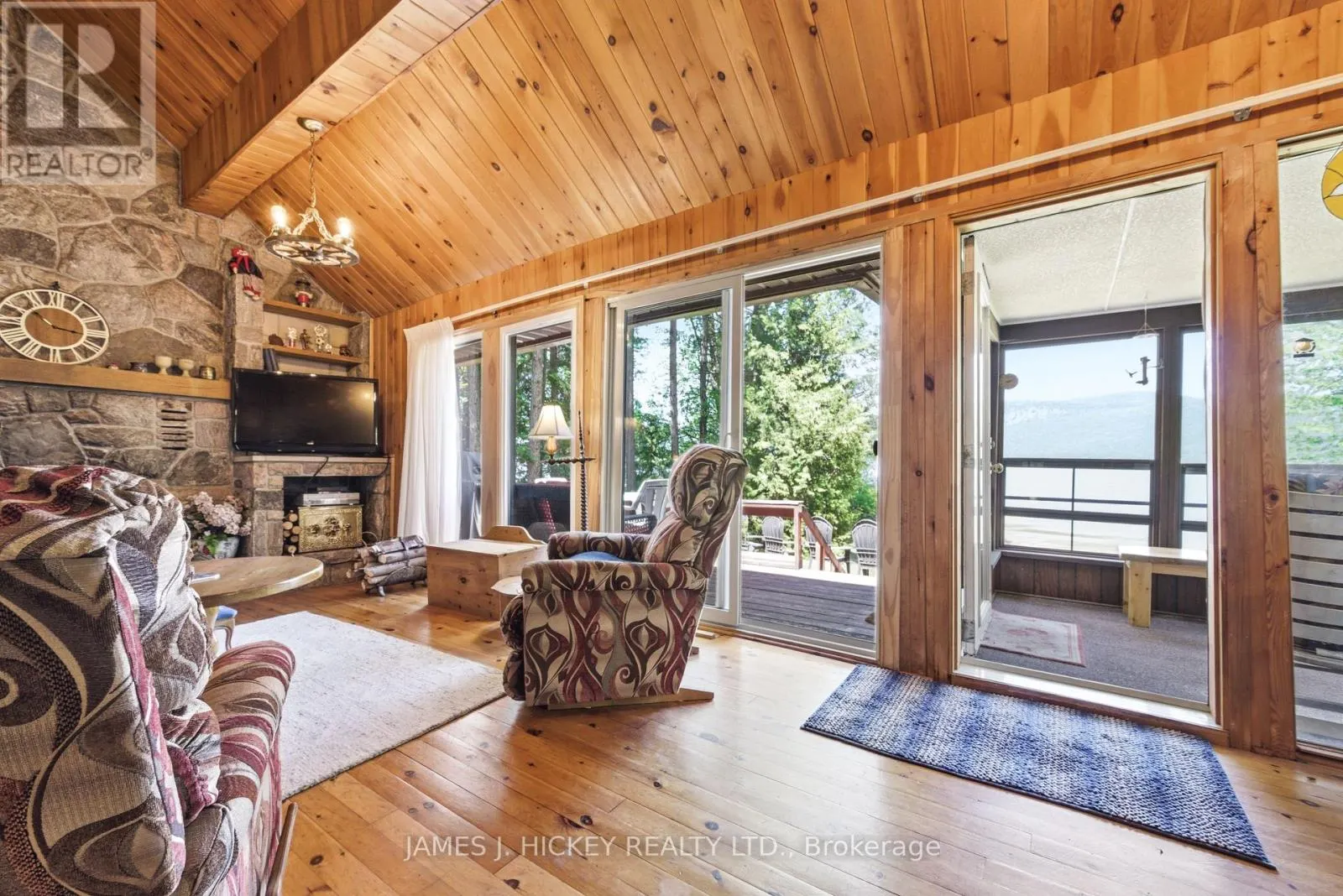 31 BEAVERBROOK LANE