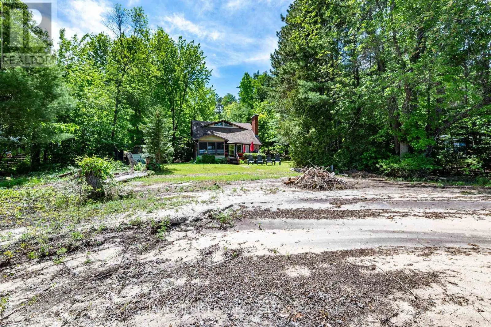 31 BEAVERBROOK LANE