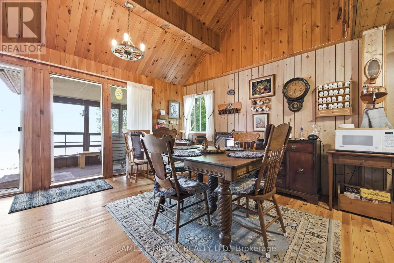 31 BEAVERBROOK LANE