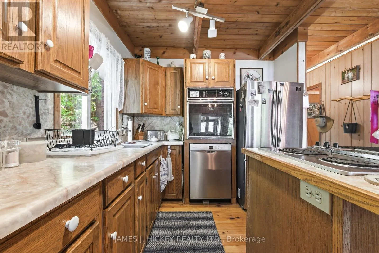31 BEAVERBROOK LANE