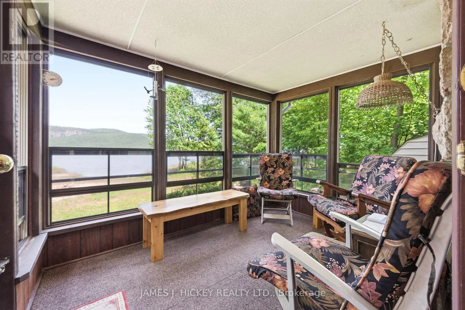 31 BEAVERBROOK LANE