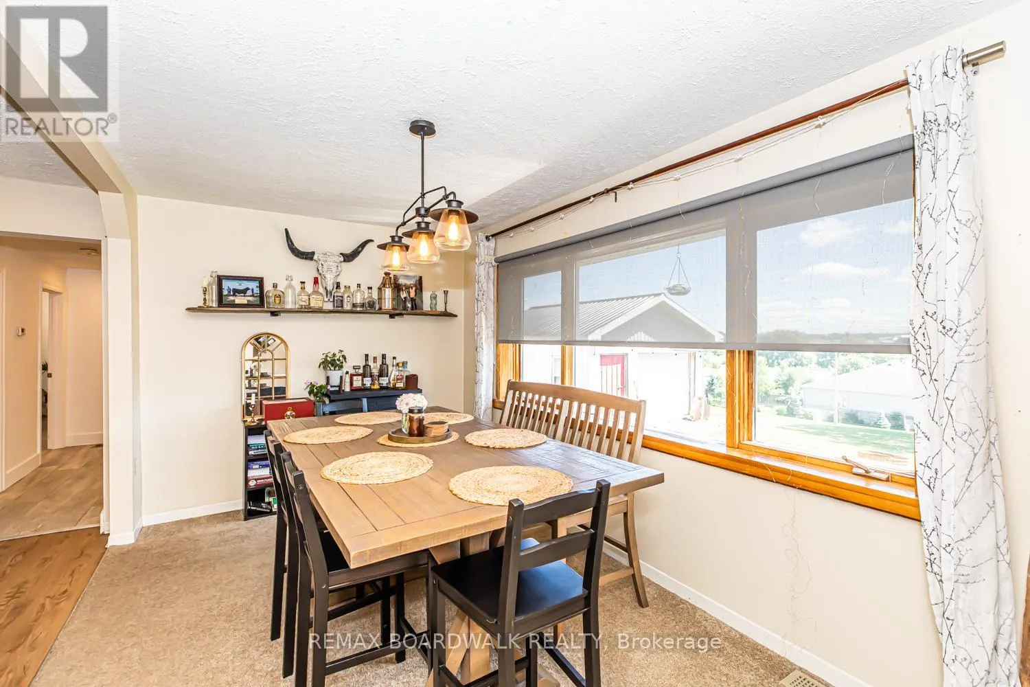 303-307 DONALD B MUNRO DRIVE