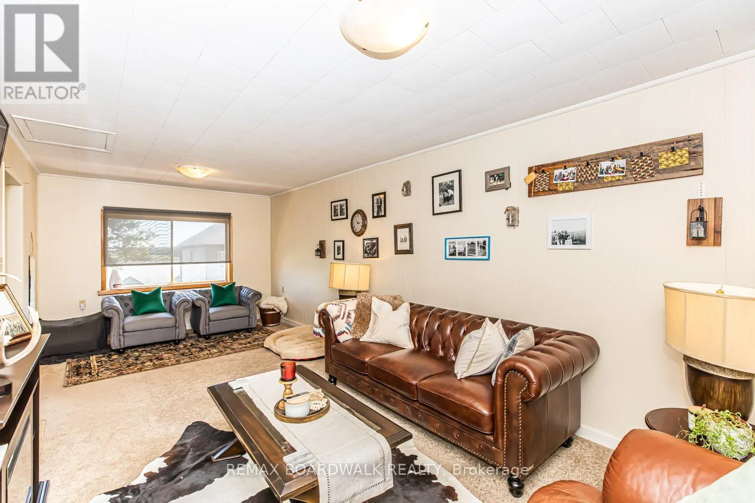 303-307 DONALD B MUNRO DRIVE