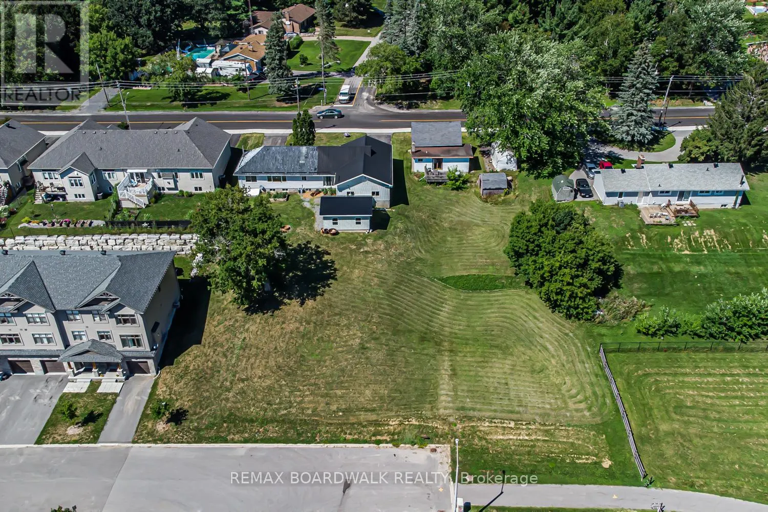 303-307 DONALD B MUNRO DRIVE