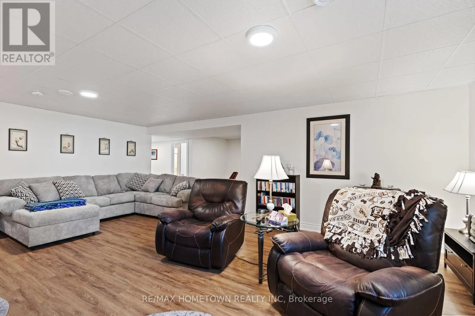 8 BILLINGS AVENUE W
