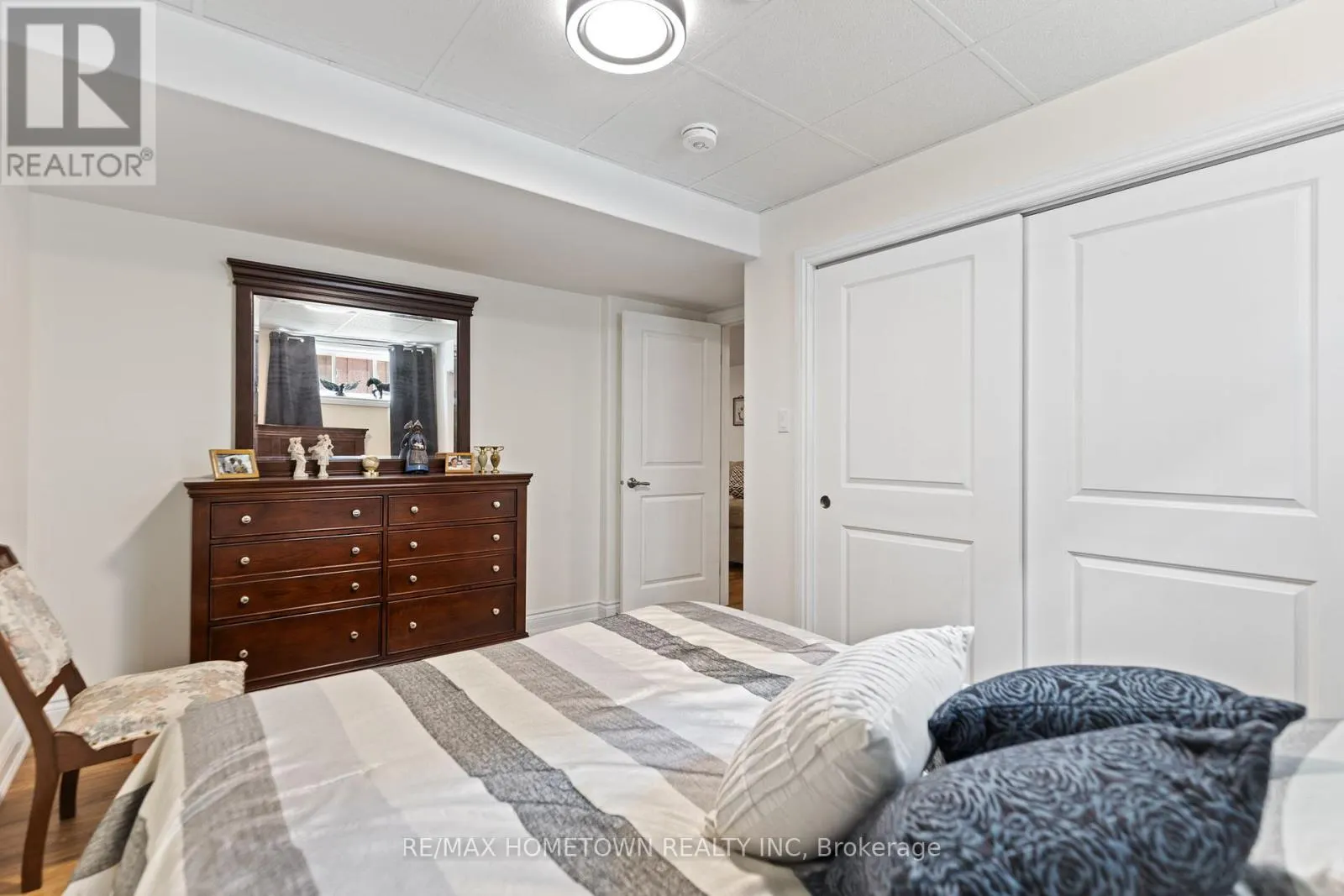 8 BILLINGS AVENUE W