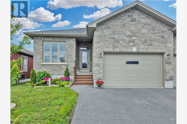 8 BILLINGS AVENUE W