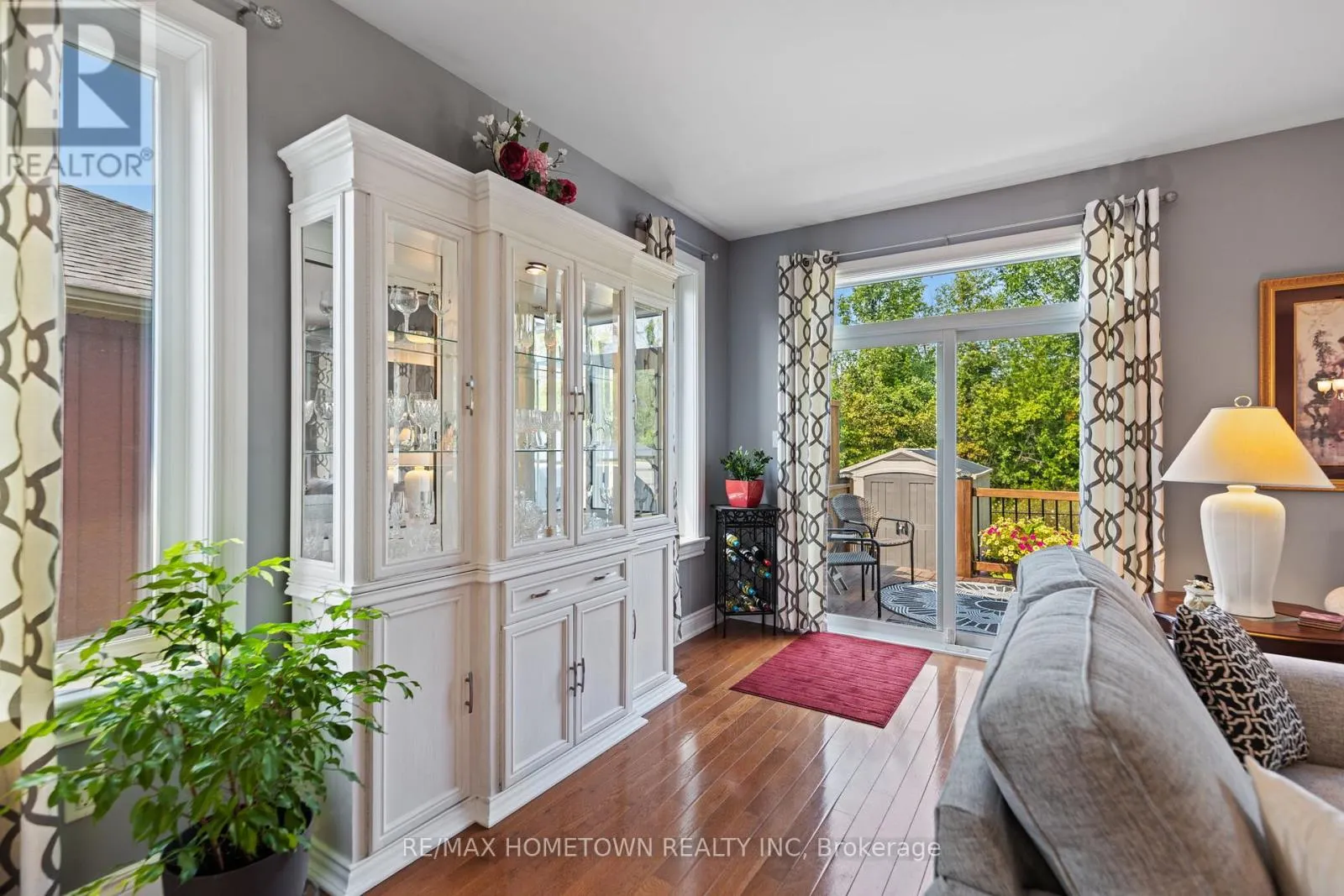 8 BILLINGS AVENUE W