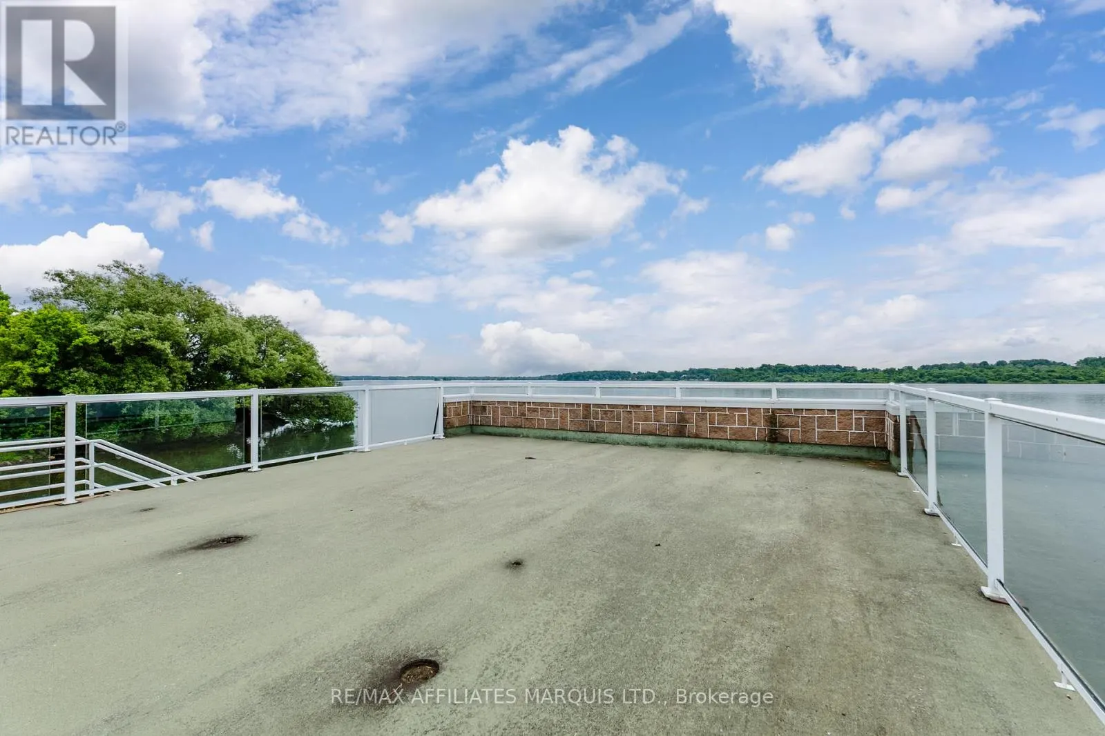 1702 MONTREAL ROAD
