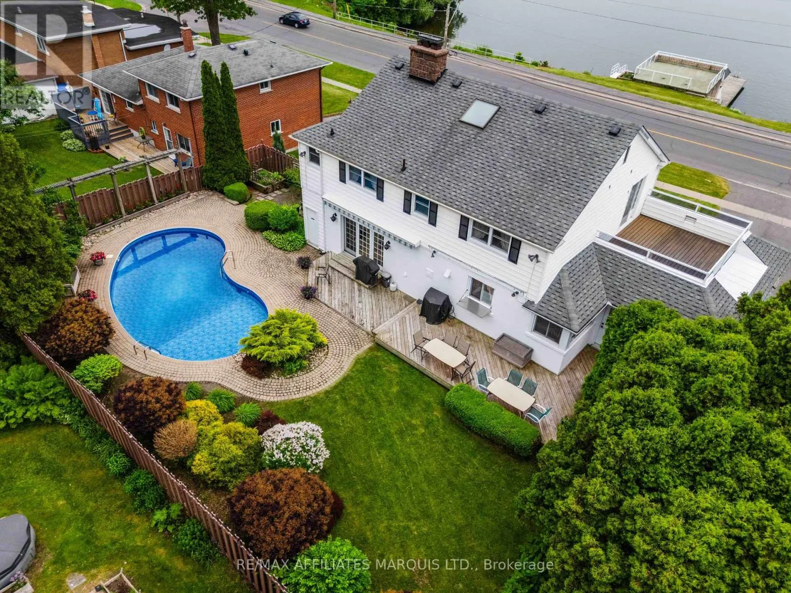 1702 MONTREAL ROAD