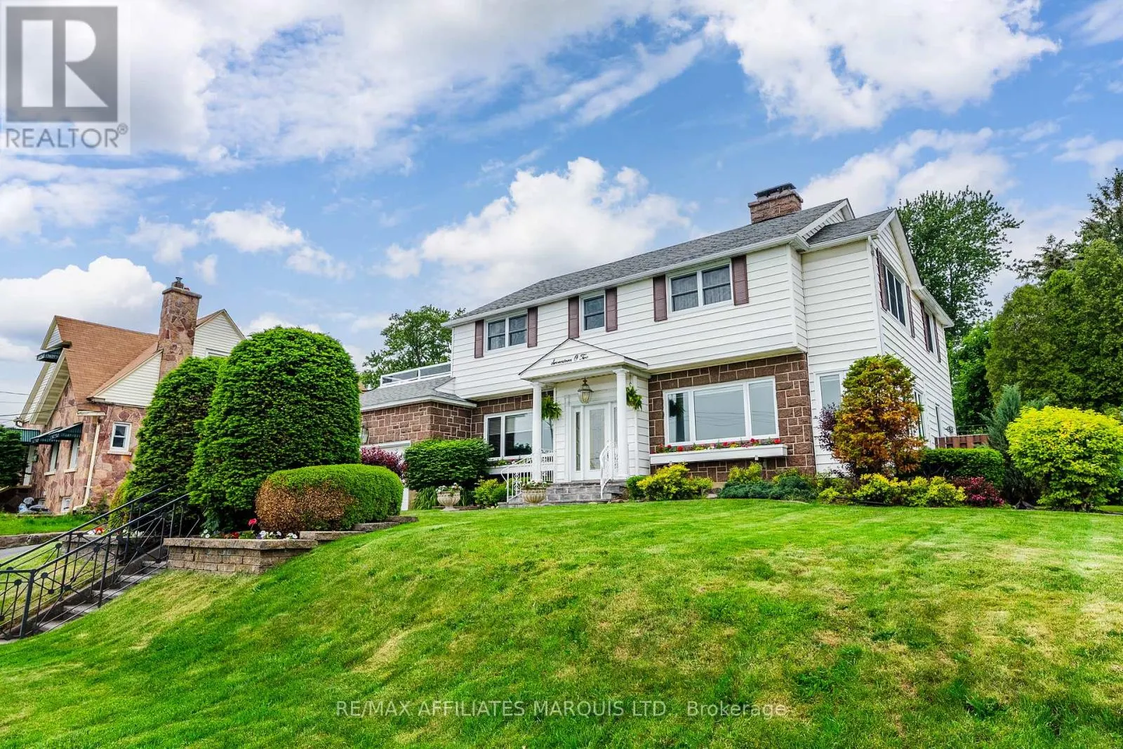 1702 MONTREAL ROAD