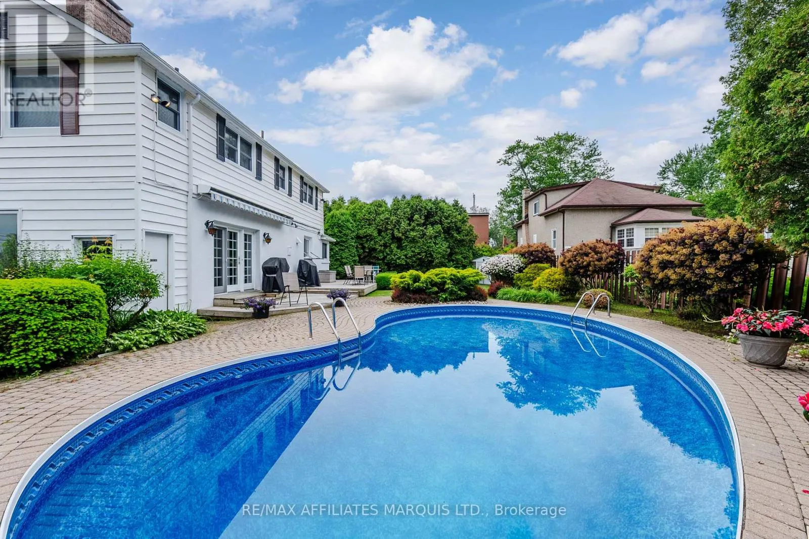1702 MONTREAL ROAD